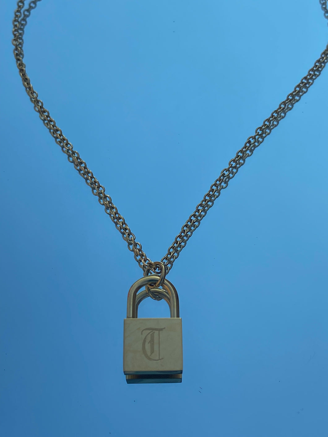 T Letter Locket Necklace (GOLD)